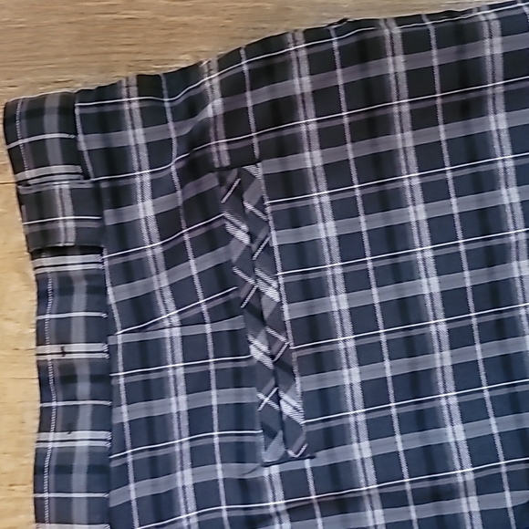 Gently Loved plaid Under Armor shorts 36 waist men's gray and black in color - Picture 9 of 14